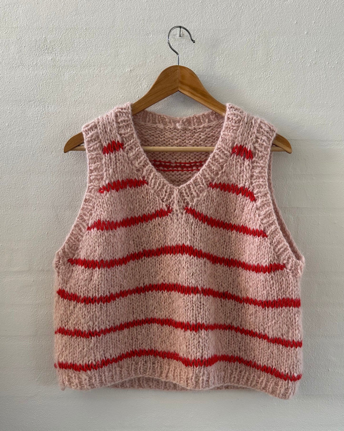 Kiss The Knit v-neck Slipover